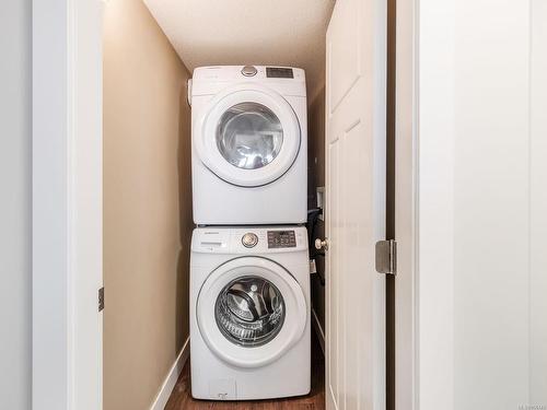 477 Nottingham Dr, Nanaimo, BC - Indoor Photo Showing Laundry Room
