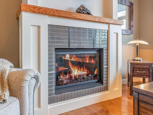 477 Nottingham Dr, Nanaimo, BC - Indoor With Fireplace