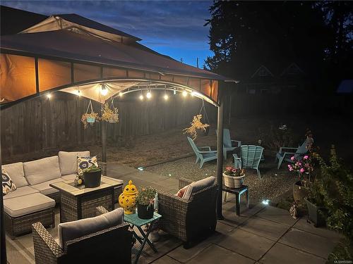 1405 Fairfield Rd, Cobble Hill, BC - Outdoor With Deck Patio Veranda