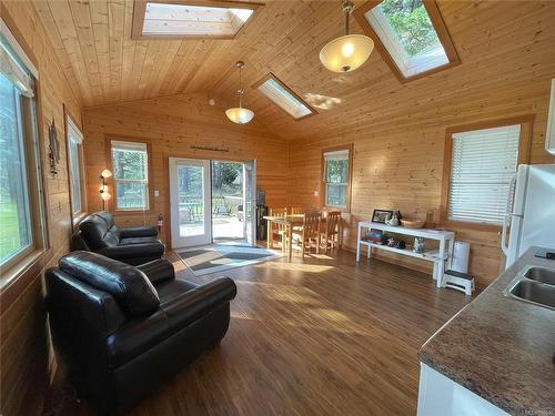 B-3005 St Johns Point Rd, Hornby Island, BC - Indoor Photo Showing Living Room