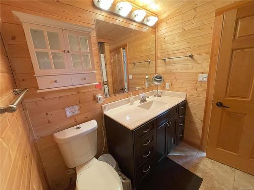 B-3005 St Johns Point Rd, Hornby Island, BC - Indoor Photo Showing Bathroom