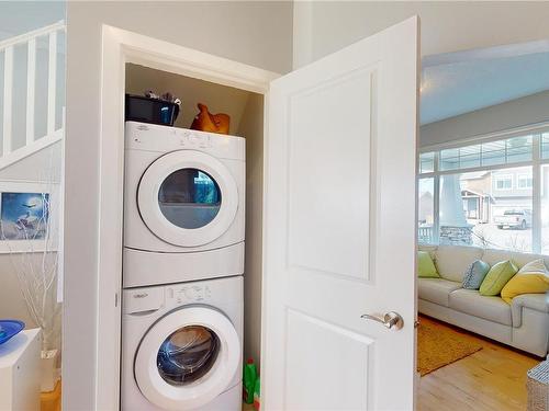 2537 Nickson Way, Sooke, BC - Indoor Photo Showing Laundry Room