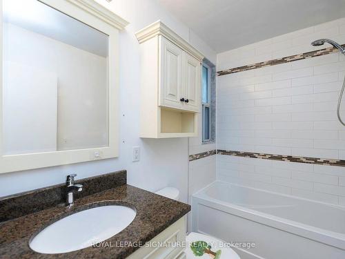 20 Cottonwood Dr, Toronto, ON - Indoor Photo Showing Bathroom