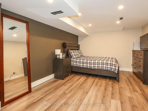 104 Main St E, Grimsby, ON - Indoor Photo Showing Bedroom