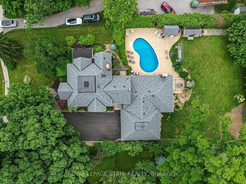 104 Main St E, Grimsby, ON - Outdoor With In Ground Pool