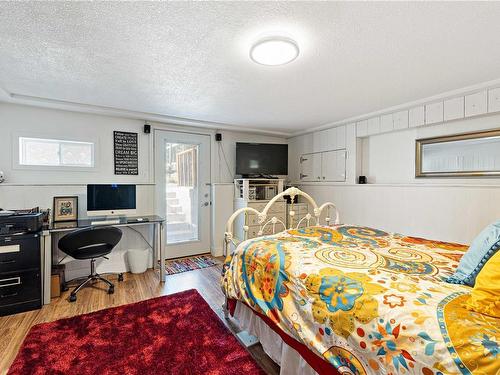 12844&12838 Ivey Rd, Ladysmith, BC - Indoor Photo Showing Bedroom