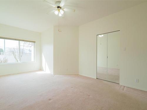 5883 Primrose Dr, Nanaimo, BC - Indoor Photo Showing Bathroom