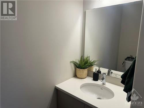 205 Dragonfly Walk, Ottawa, ON - Indoor Photo Showing Bathroom