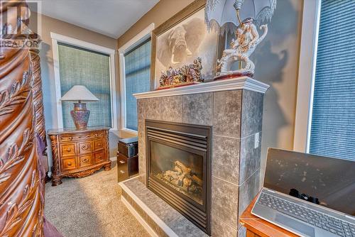 2127 Pleasant Dale Road W, Blind Bay, BC - Indoor With Fireplace