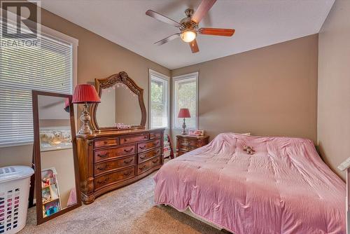 2127 Pleasant Dale Road W, Blind Bay, BC - Indoor Photo Showing Bedroom