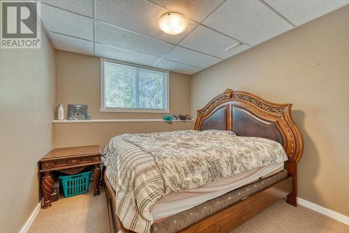 2127 Pleasant Dale Road W, Blind Bay, BC - Indoor Photo Showing Bedroom