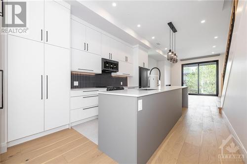248 Ferland Street Unit#B, Ottawa, ON - Indoor Photo Showing Kitchen With Upgraded Kitchen