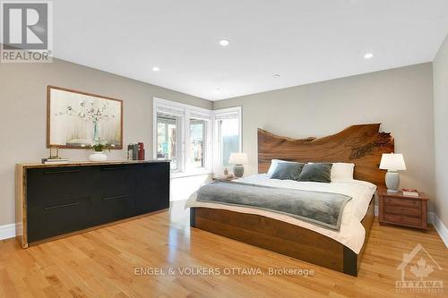 634 Kirkwood Avenue, Ottawa, ON - Indoor Photo Showing Bedroom