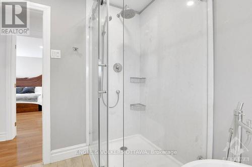 634 Kirkwood Avenue, Ottawa, ON - Indoor Photo Showing Bathroom