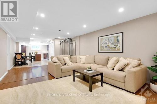 634 Kirkwood Avenue, Ottawa, ON - Indoor Photo Showing Living Room