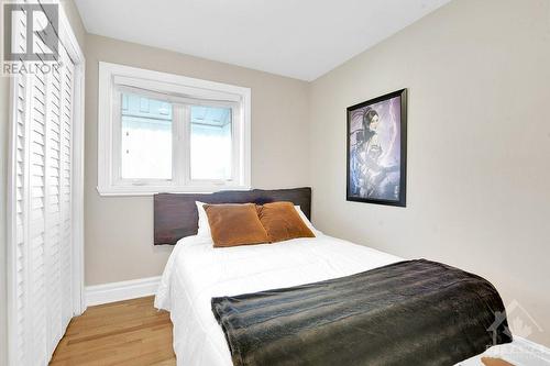 634 Kirkwood Avenue, Ottawa, ON - Indoor Photo Showing Bedroom