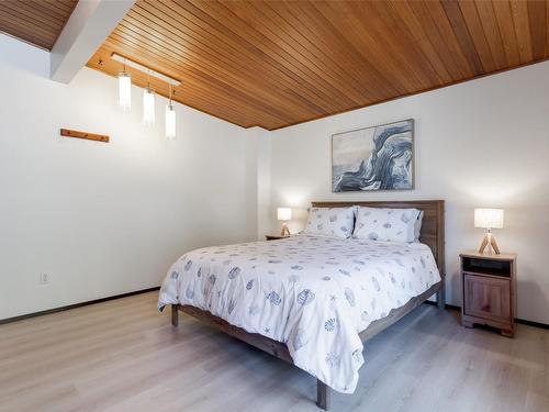 2720 Benedick Road, West Kelowna, BC - Indoor Photo Showing Bedroom
