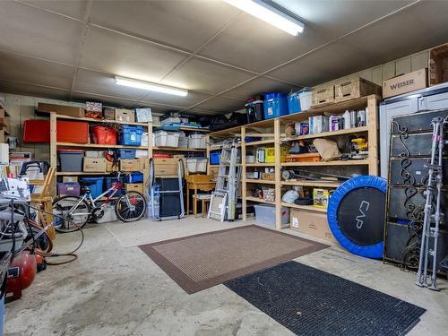 2720 Benedick Road, West Kelowna, BC - Indoor Photo Showing Garage