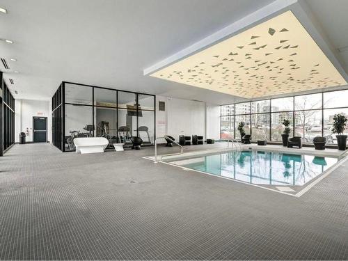 Piscine - 803-170 Rue Rioux, Montréal (Le Sud-Ouest), QC - Indoor Photo Showing Other Room With In Ground Pool