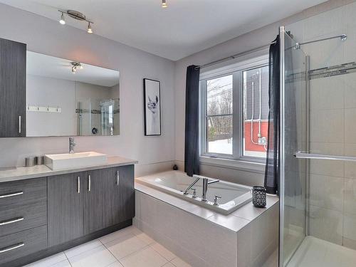 Salle de bains - 901 Rue De La Citronnelle, Lévis (Les Chutes-De-La-Chaudière-Est), QC - Indoor Photo Showing Bathroom