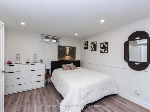 2945 Arvida Circ, Mississauga, ON - Indoor Photo Showing Bedroom