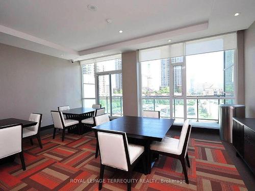 3301-4070 Confederation Pkwy E, Mississauga, ON - Indoor Photo Showing Dining Room