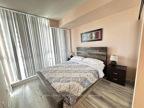 3301-4070 Confederation Pkwy E, Mississauga, ON - Indoor Photo Showing Bedroom
