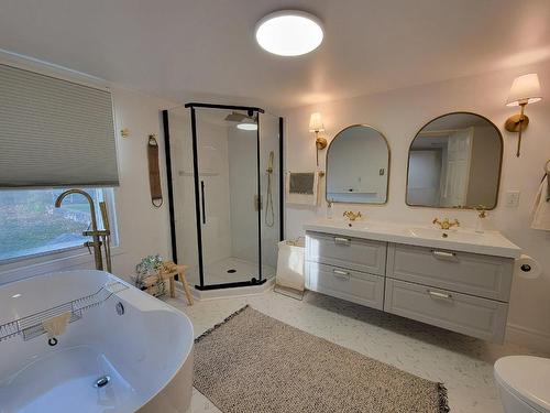 Salle de bains - 368 Rue St-Joseph, Brownsburg-Chatham, QC - Indoor Photo Showing Bathroom