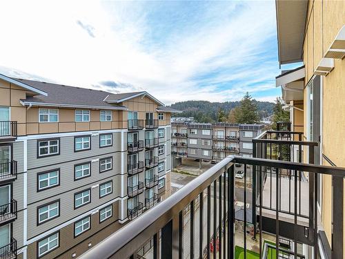 608-917 Avrill Rd, Langford, BC - Outdoor