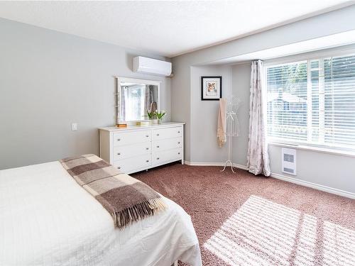 817 Bucktail Rd, Mill Bay, BC - Indoor Photo Showing Bedroom