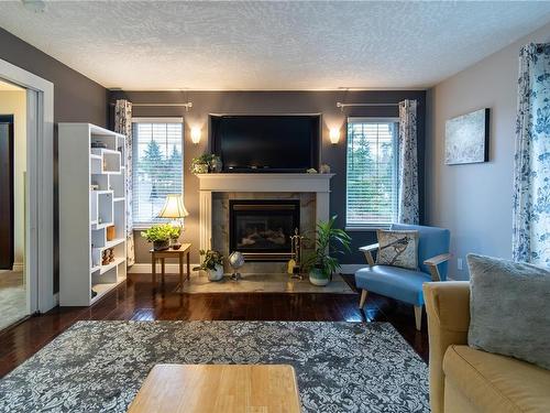 817 Bucktail Rd, Mill Bay, BC - Indoor Photo Showing Living Room With Fireplace