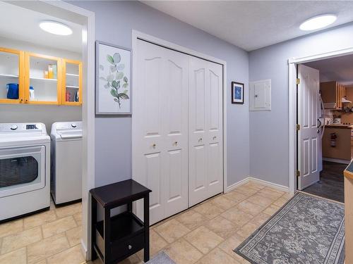 817 Bucktail Rd, Mill Bay, BC - Indoor Photo Showing Bathroom