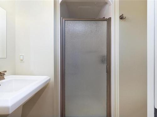 6160 Aldergrove Dr, Courtenay, BC - Indoor Photo Showing Bathroom