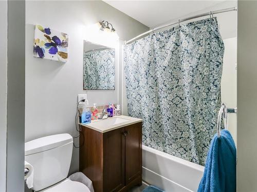 4840 Wilson Rd, Duncan, BC - Indoor Photo Showing Bathroom