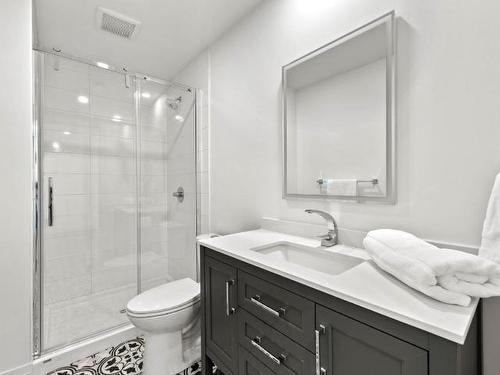 135 Cavesson Way, Kamloops, BC - Indoor Photo Showing Bathroom