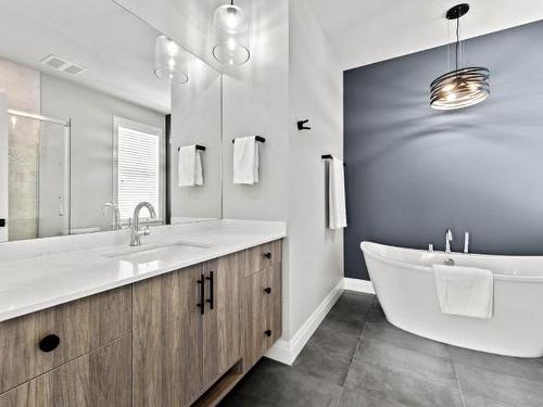 135 Cavesson Way, Kamloops, BC - Indoor Photo Showing Bathroom