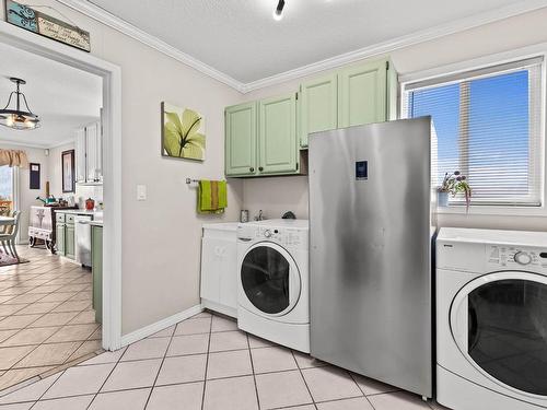 7527 Mccarthy Road, Out Of District, BC - Indoor Photo Showing Laundry Room