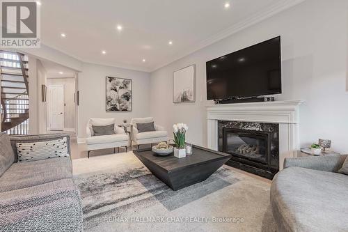942 Comfort Lane, Newmarket, ON - Indoor Photo Showing Living Room With Fireplace