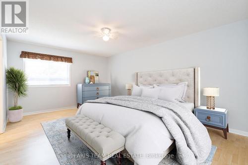 30 Masters Lane, Wasaga Beach, ON - Indoor Photo Showing Bedroom