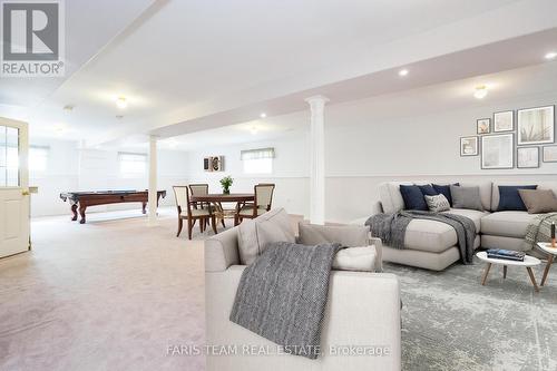30 Masters Lane, Wasaga Beach, ON - Indoor Photo Showing Living Room