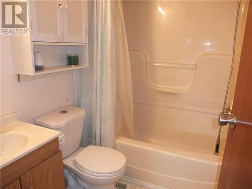 11878 Lanark Road, Calabogie, ON - Indoor Photo Showing Bathroom