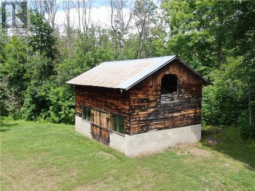 So many possibilities for this solid outbuilding! - 11878 Lanark Road, Calabogie, ON - Outdoor