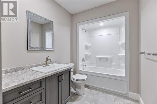 6 Mallard Street, Pembroke, ON - Indoor Photo Showing Bathroom