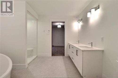 310 Damien, Dieppe, NB - Indoor Photo Showing Bathroom