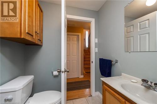 154 15Th Ave Close, Hanover, ON - Indoor Photo Showing Bathroom