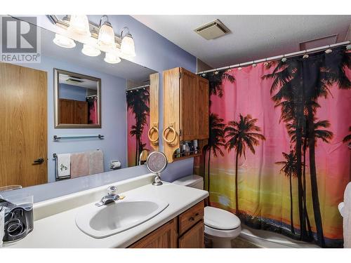 2110 Hoy Street Unit# 206, Kelowna, BC - Indoor Photo Showing Bathroom