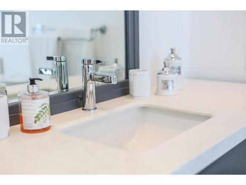 32 Bayview Crescent, Osoyoos, BC - Indoor Photo Showing Bathroom
