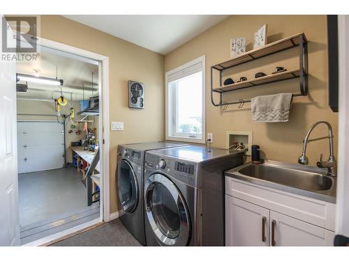 32 Bayview Crescent, Osoyoos, BC - Indoor Photo Showing Laundry Room