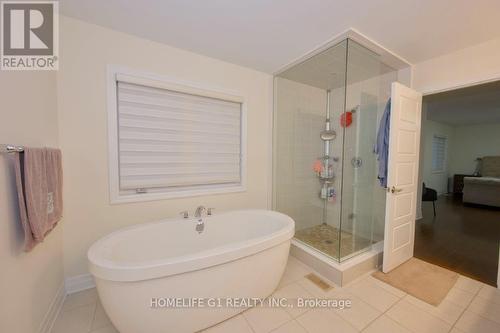 228 Ridge Rd, Cambridge, ON - Indoor Photo Showing Bathroom
