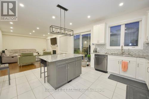 228 Ridge Road, Cambridge, ON - Indoor Photo Showing Kitchen With Upgraded Kitchen